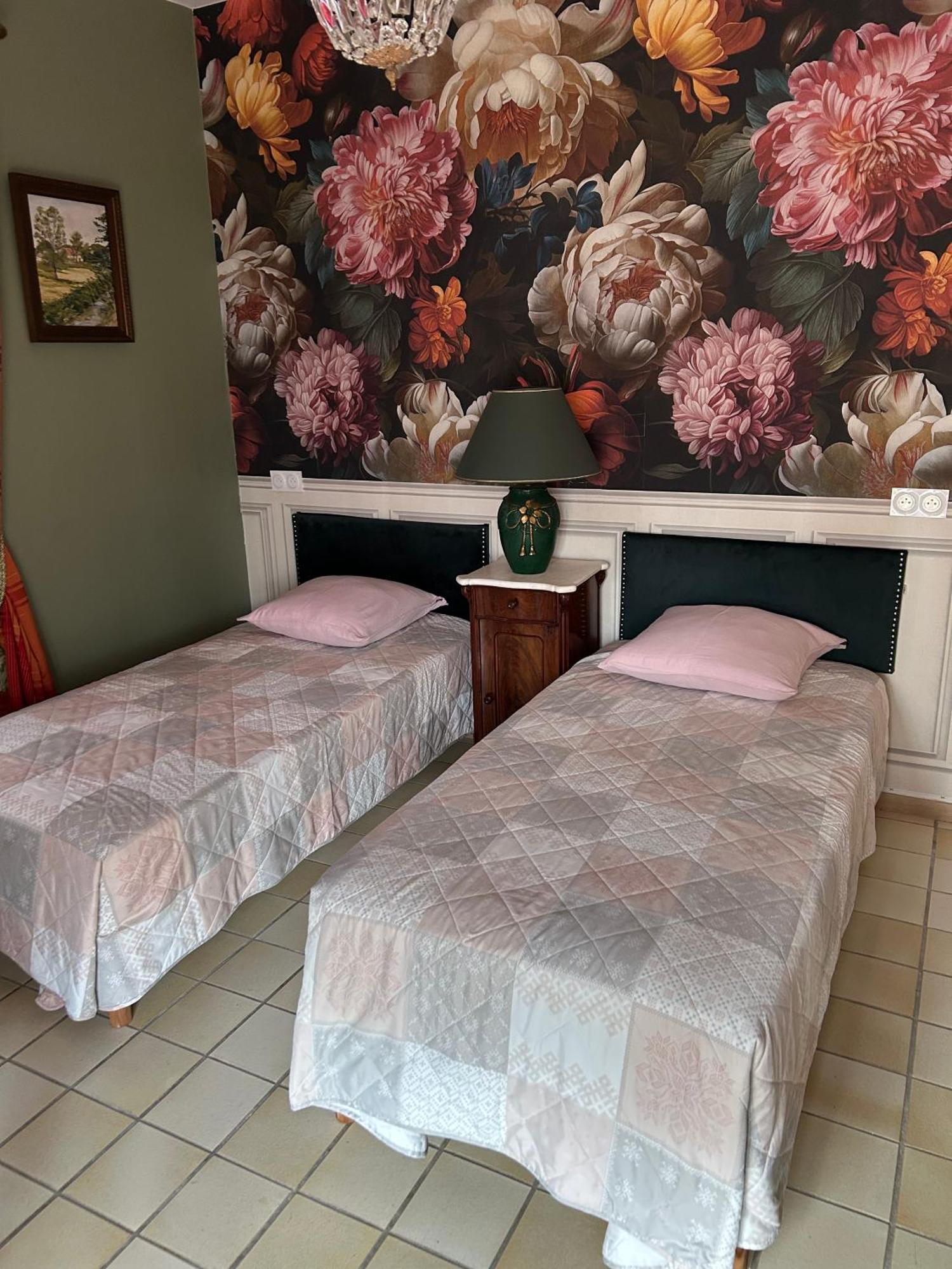 מונטובן Manoir De La Gravette, Manoir Et Table D'Hotes מראה חיצוני תמונה